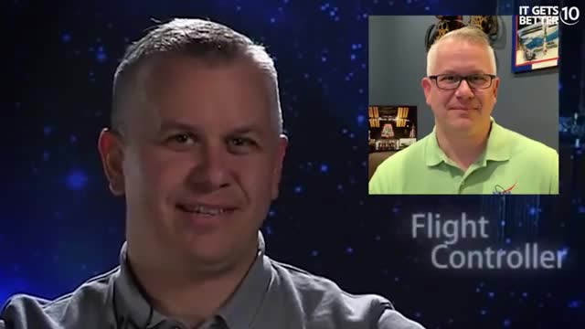 Steve Riley Nasa 10 Years Better: NASA Employee Steve Riley Reacts To His Original It ...
